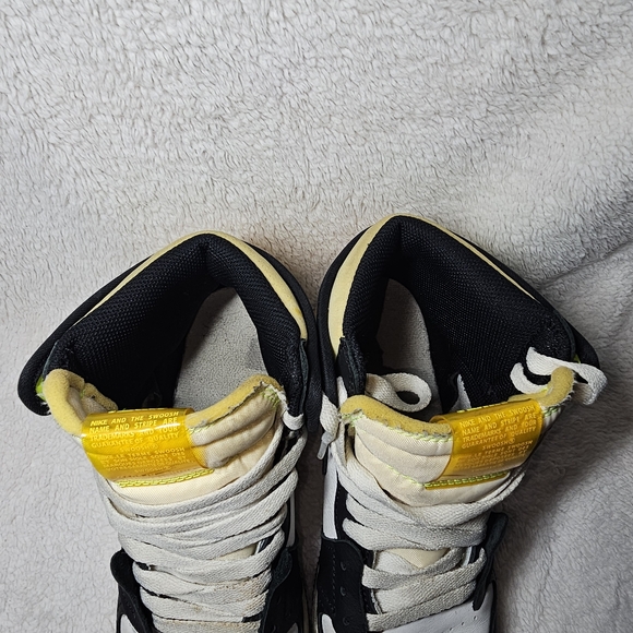 Air Jordan 1 Retro High OG “Volt Gold” size 7Y - Picture 9 of 11